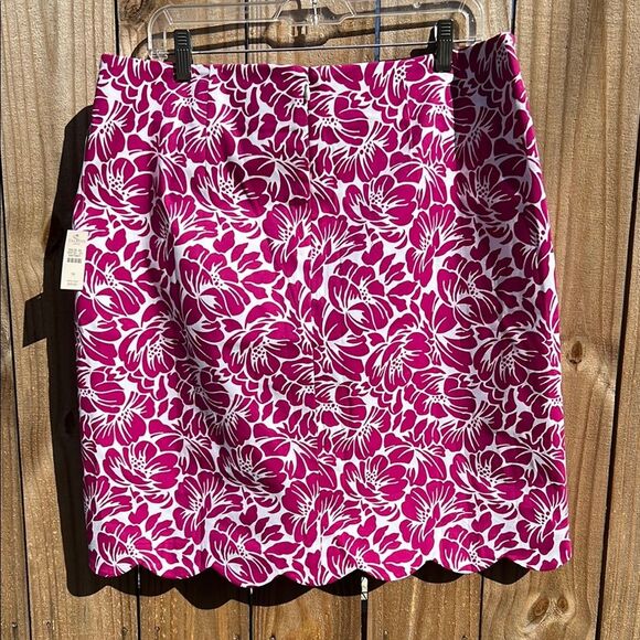 Talbots Women’s Purple Pink Scalloped Bubble Floral Mini Skirt for Casual Wear - Picture 7 of 10